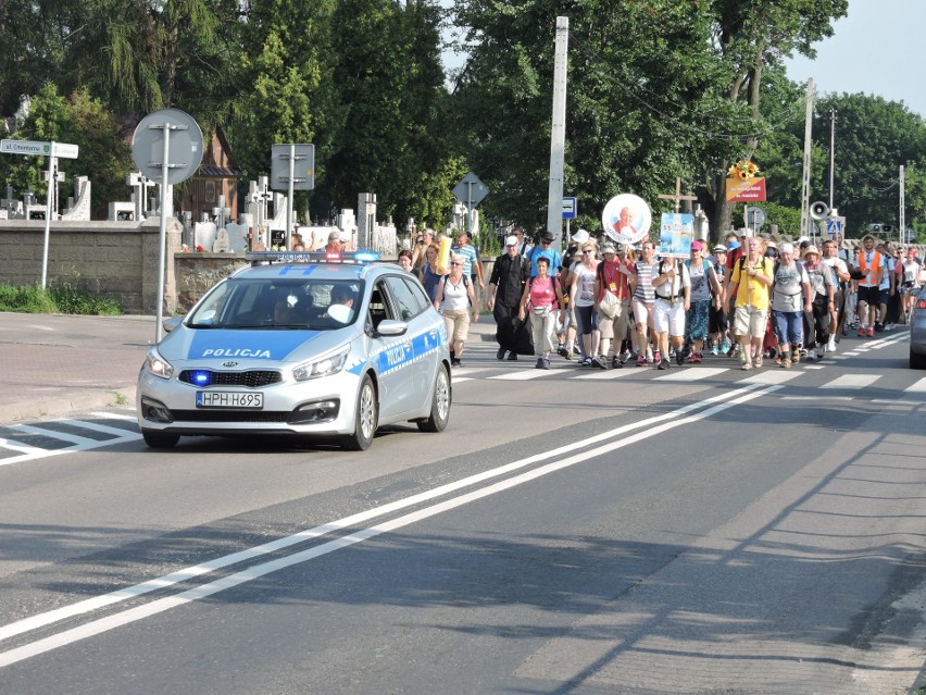 Wyruszyli z Ostrowi na Jasną Górę [ZDJĘCIA]