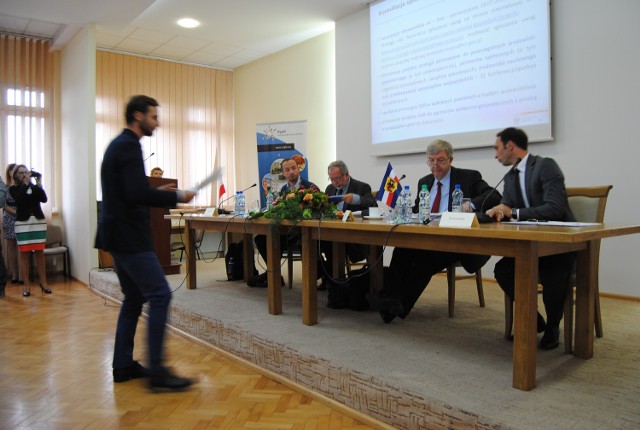 W spotkaniu uczestniczyli m.in. władze powiatu, burmistrzowie oraz wójtowie zaprzyjaźnionych miast i gmin