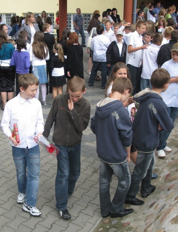 Uczniowe Szkoly Podstawowej nr. 1 w Sokólce pozegnali sie...