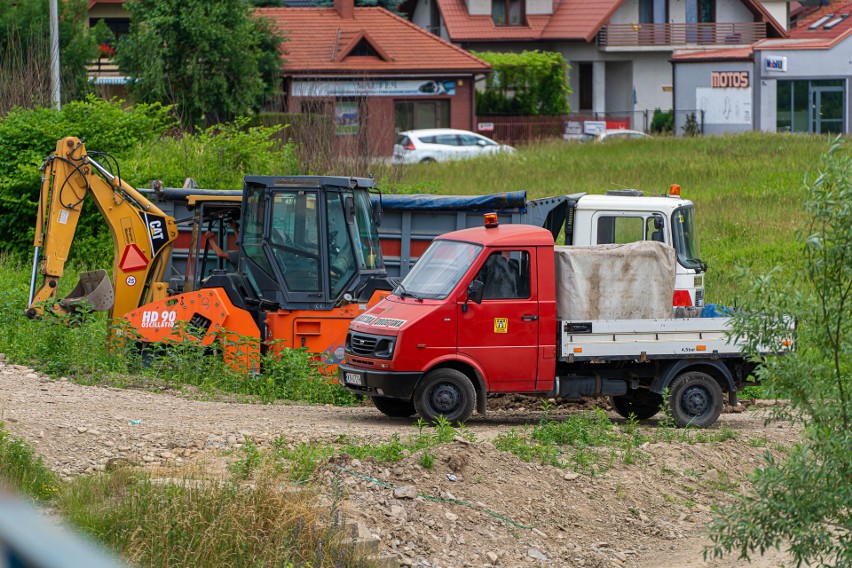 Nowy Sącz. Nad Kamienicą powstaje ścieżka dla pieszych, biegaczy i rowerzystów [ZDJĘCIA]