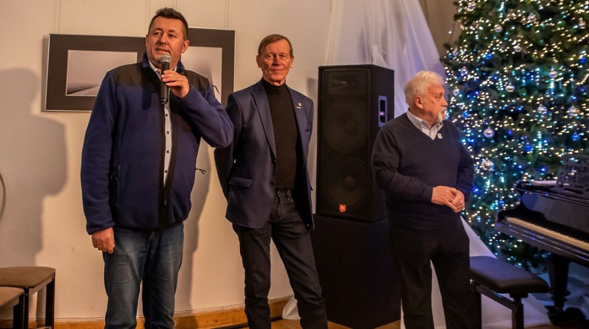 Powitali wszystkich Marcin Rusek - w imieniu Łaźni( z lewej)...