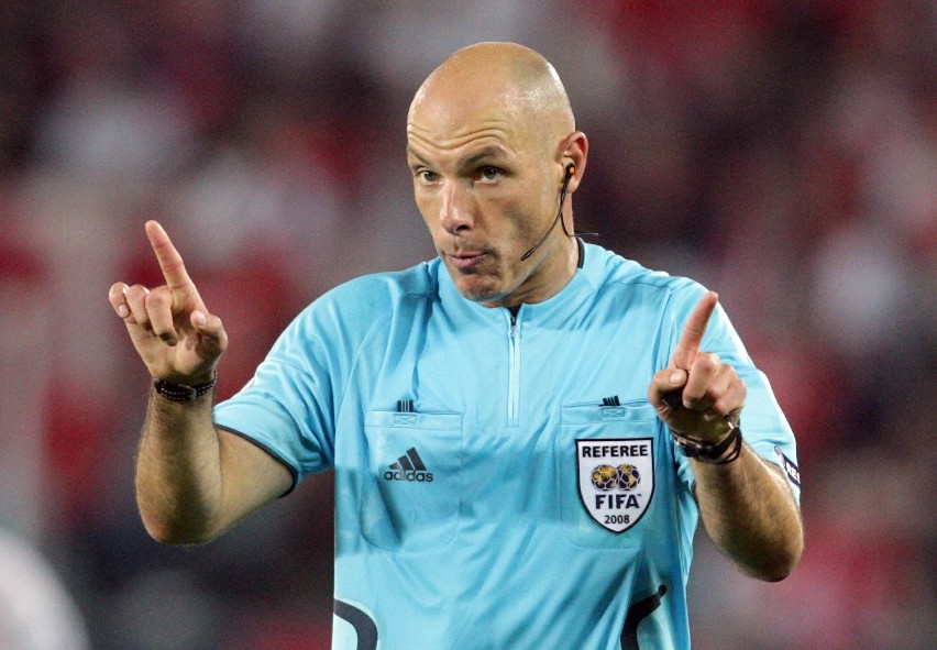 To Howard Webb podyktował w 2008 roku kontrowersyjnego...