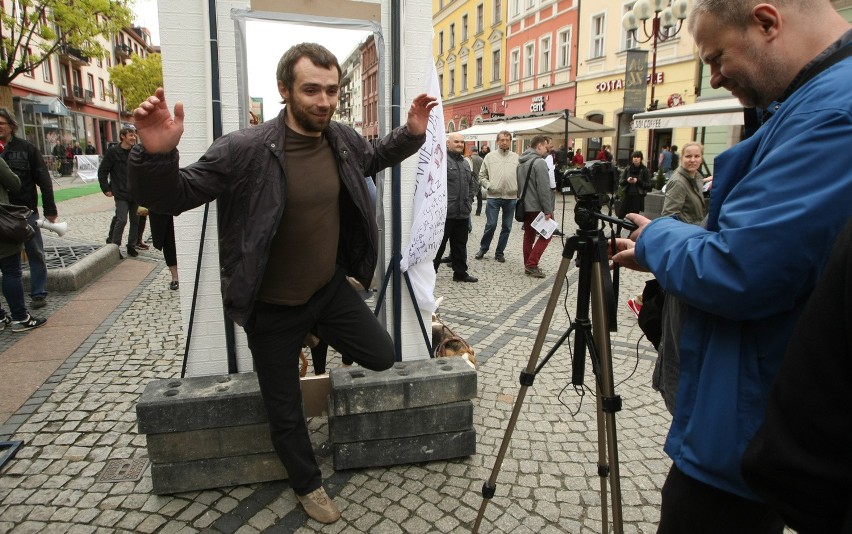 Happening KOD na ul. Świdnickiej