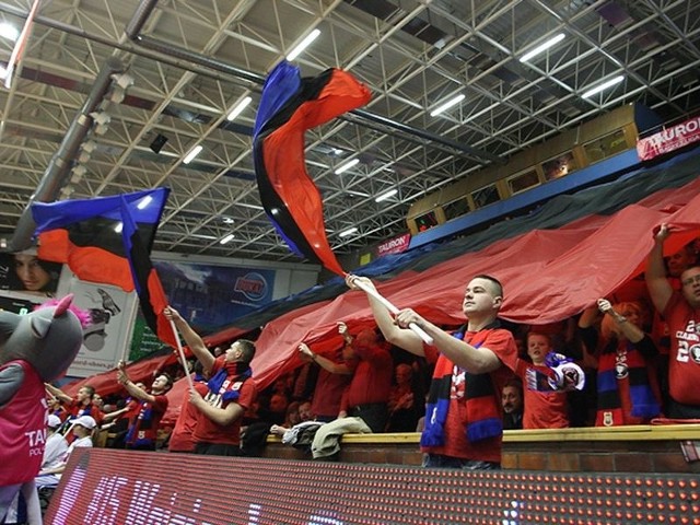 W meczu Tauron Basket Ligi, Energa Czarni Słupsk pokonała Turów Zgorzelec 83:70.