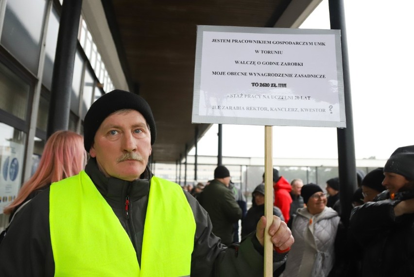 Tak wyglądała piątkowa pikieta związkowa (17.02) przed...