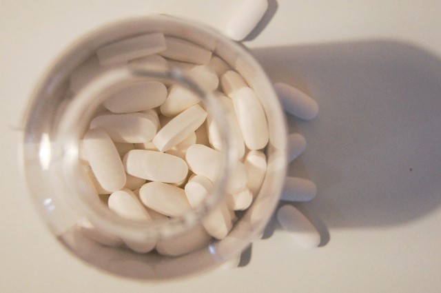 Kolagen coraz częściej stosowany doustnie w postaci tabletek i kapsułek, ew. proszków i roztworów