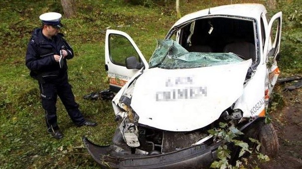 Wypadek samochodu Lex Crimen.  60-letni mężczyzna zginął na miejscu.