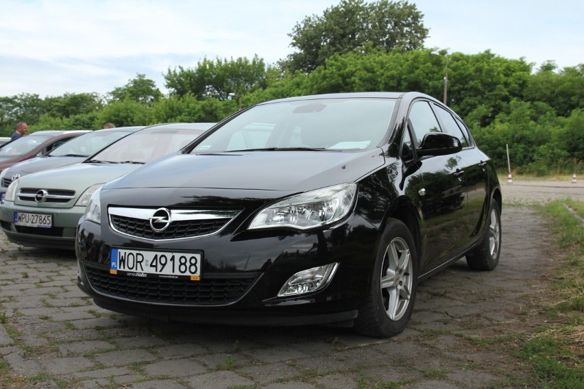 Opel Astra, rok 2011, cena 25 000 zł