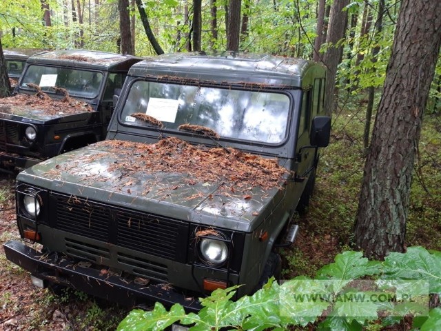 Samochód ciężarowo-osobowy wysokiej mobilności HONKER 2324Ilość:1NR fabryczny:SUL232414V0000132Rok produkcji:1997Cena:5000