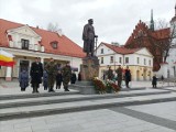 Białystok. Przed pomnikiem Marszałka świętowaliśmy 103 rocznicę odzyskania przez nasze miasto niepodległości (zdjęcia)