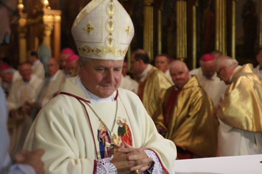Papież przyjął rezygnację biskupa kaliskiego Edwarda...