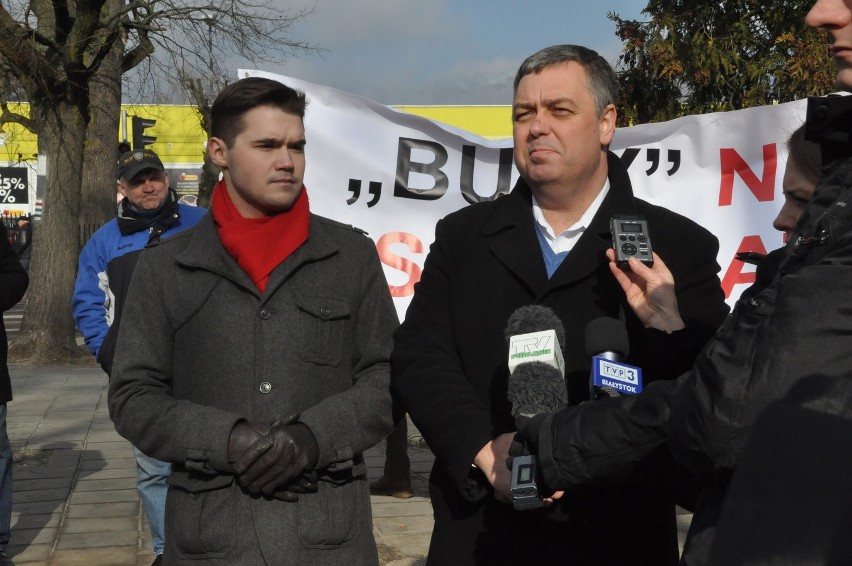 Pikieta SLD Arkadiusz Panasiuk i Krzysztof Bil-Jaruzelski