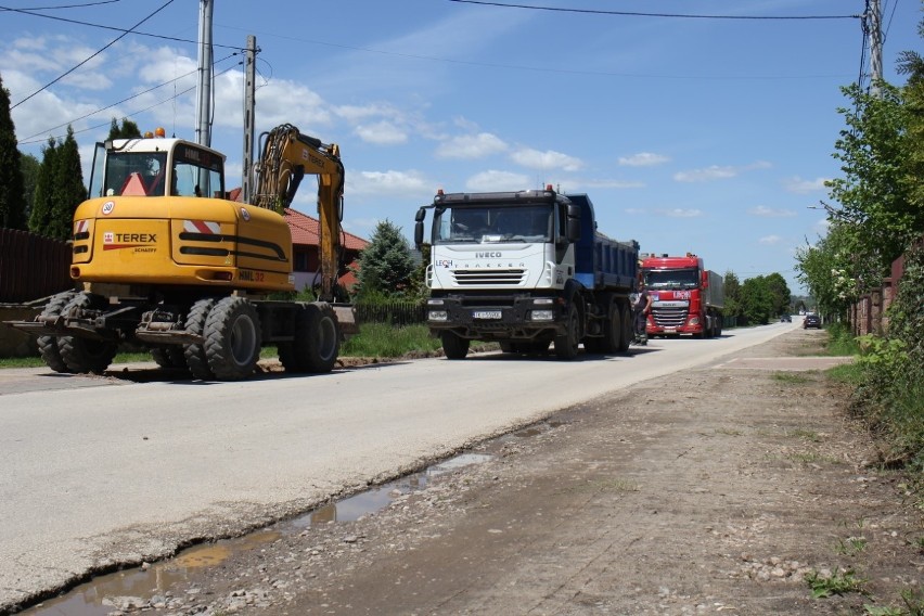 Rusza duża inwestycja drogowa w Sukowie, w gminie Daleszyce [ZDJĘCIA]