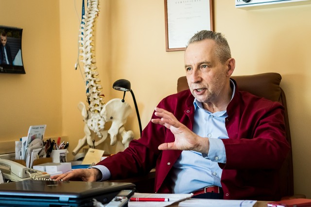 Dr n. med. Andrzej Swincow kieruje oddziałem neurochirurgii BizielaRozmowa z dr. Andrzejem Swincowem na temat skutków i metod leczenia urazów kręgosłupa i rdzenia kręgowego.