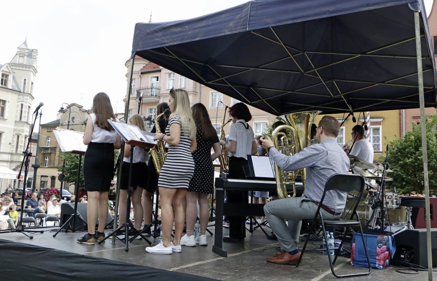 Festiwal "Lato na Starym Mieście" w Grudziądzu. Koncert uczniów Państwowej Szkoły Muzycznej na Rynku [zdjęcia]