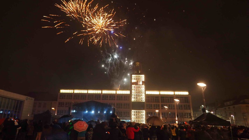 Koszalin tradycyjnie powitał Nowy Rok na Rynku...