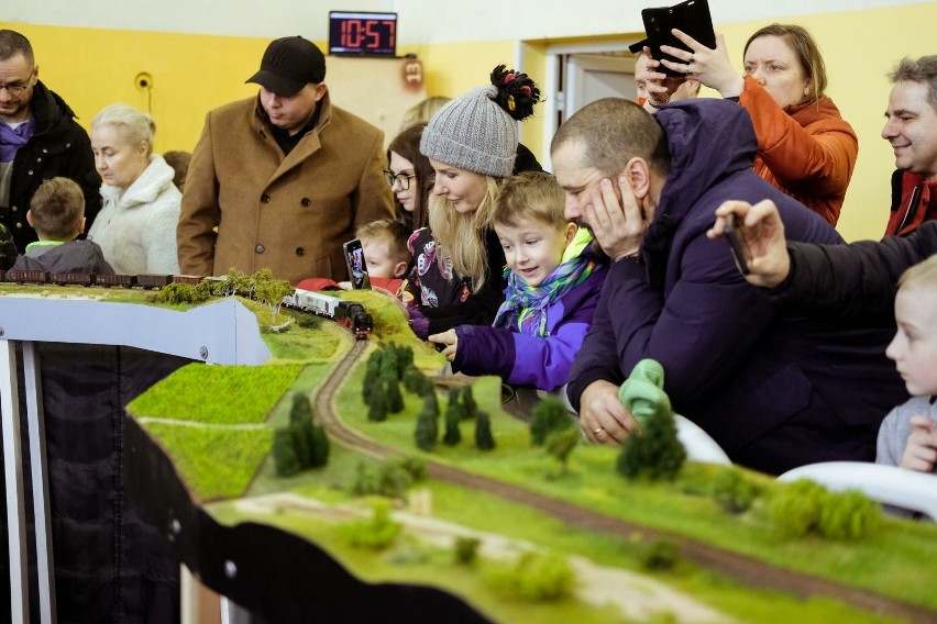 Tłumy miłośników kolei na Wystawie Modelarstwa Kolejowego w...