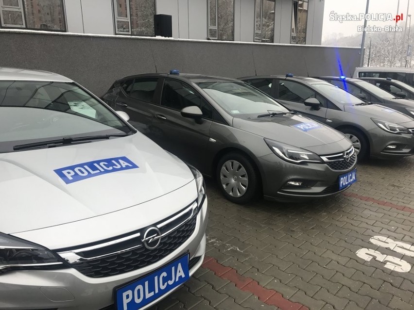 Nowe radiowozy bielskich policjantów