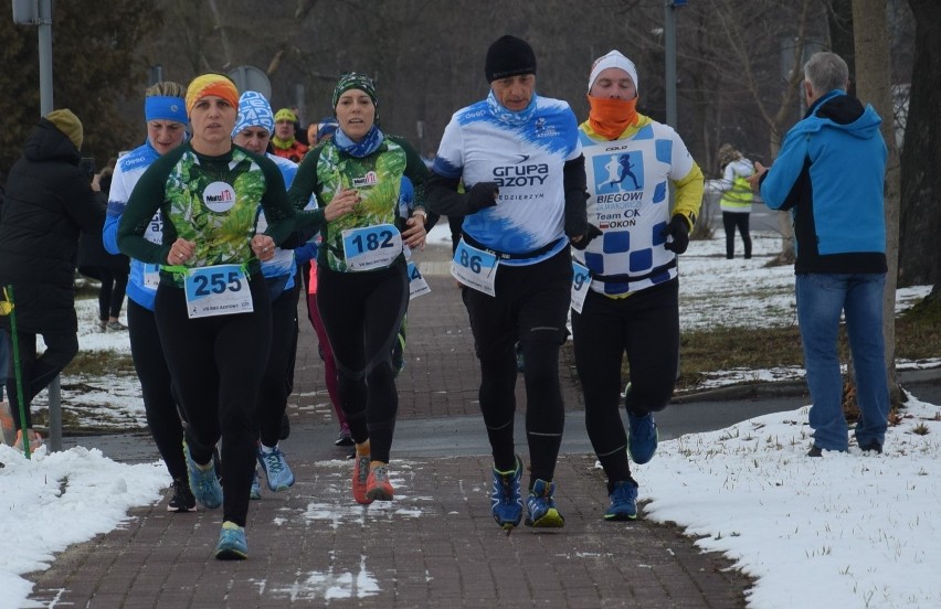 Bieg Azotowy w Kędzierzynie-Koźlu. Na starcie stanęło 220 zawodników. Wśród nich medalista mistrzostw świata Marcin Lewandowski