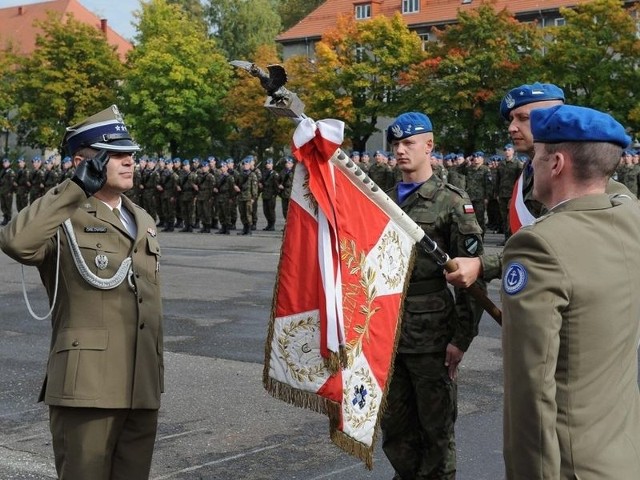 Pułkownik Robert Orłowski (pierwszy z lewej) został dowódcą 7. Brygady Obrony Wybrzeża w Słupsku. 