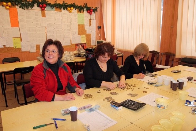 W tarnobrzeskim sztabie Wielkiej Orkiestry Świątecznej Pomocy rozpoczęło się liczenie zebranych pieniędzy.