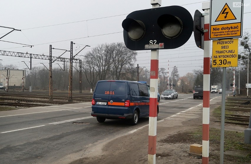 Niebezpiecznie na przejazdach kolejowych. Akcja szczecińskich służb [ZDJĘCIA, WIDEO]