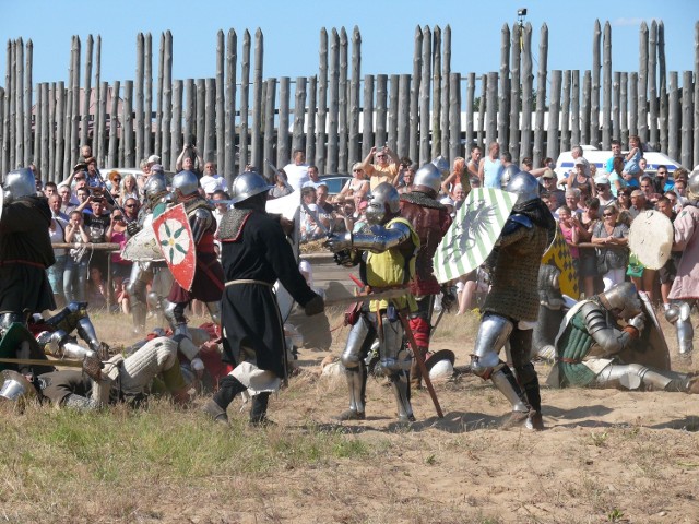 Do bitwy pod Koronowem doszło 10 października 1410 roku, kilka miesięcy po wiktorii grunwaldzkiej, Krzyżacy dysponowali armią jeszcze raz tak liczną jak polska, ale przegrali. Dziś twierdzi się, że była to najbardziej rycerska bitwa i ostatnia w średniowieczu