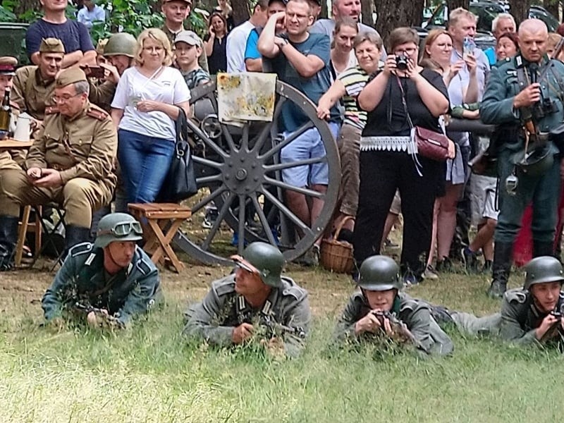 Skansen Bojowy w Mniszewie przyjął setki zwiedzających podczas wielkiego pikniku militarnego