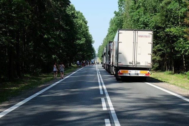 Przewalanka. Wypadek zablokował drogę krajową nr 8