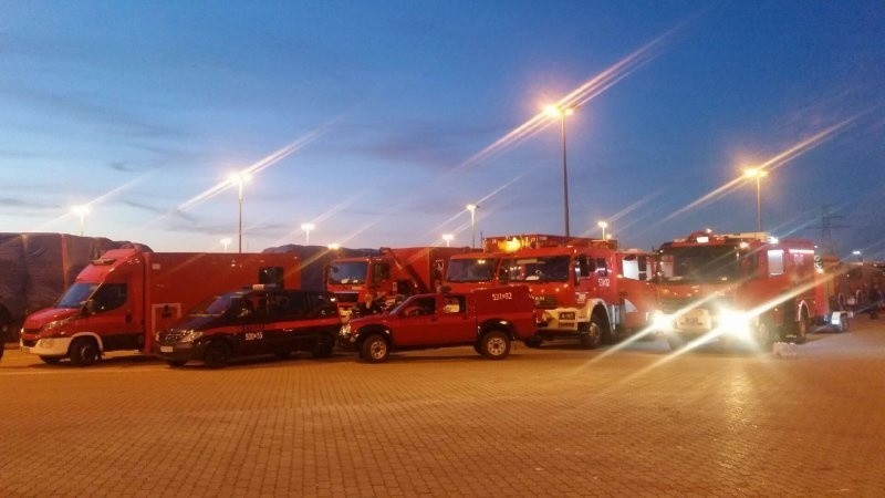 Nasi strażacy popłynęli do Szwecji. Pomogą walczyć z pożarami [ZDJĘCIA]