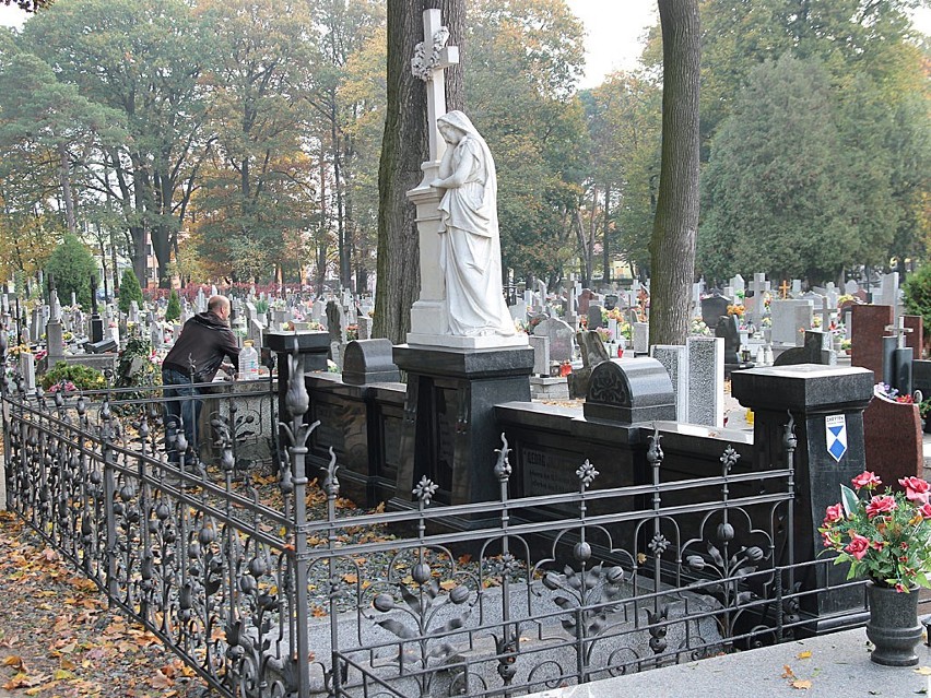 Grudziądzki cmentarz przed Świętem Zmarłych