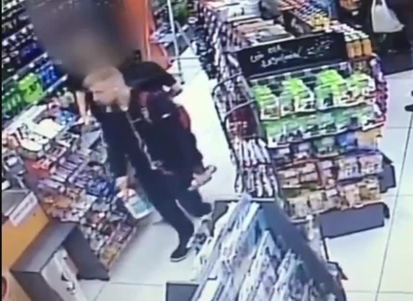 Mężczyznę, który ukradł portfel nagrały kamery monitoringu w...