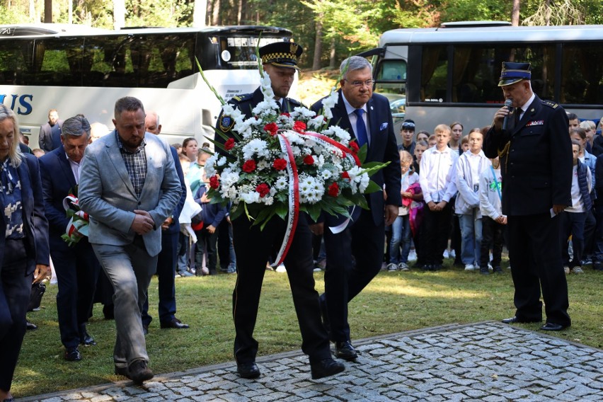Uroczystkości pamięci ofiar II wojny światowej w Kaliskach
