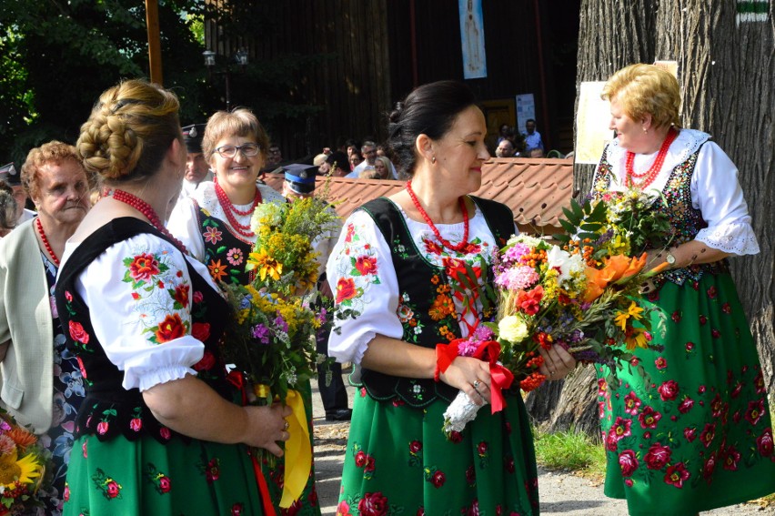 Plon, niesiemy plon, czyli dożynki w Wiśniowej i Glichowie