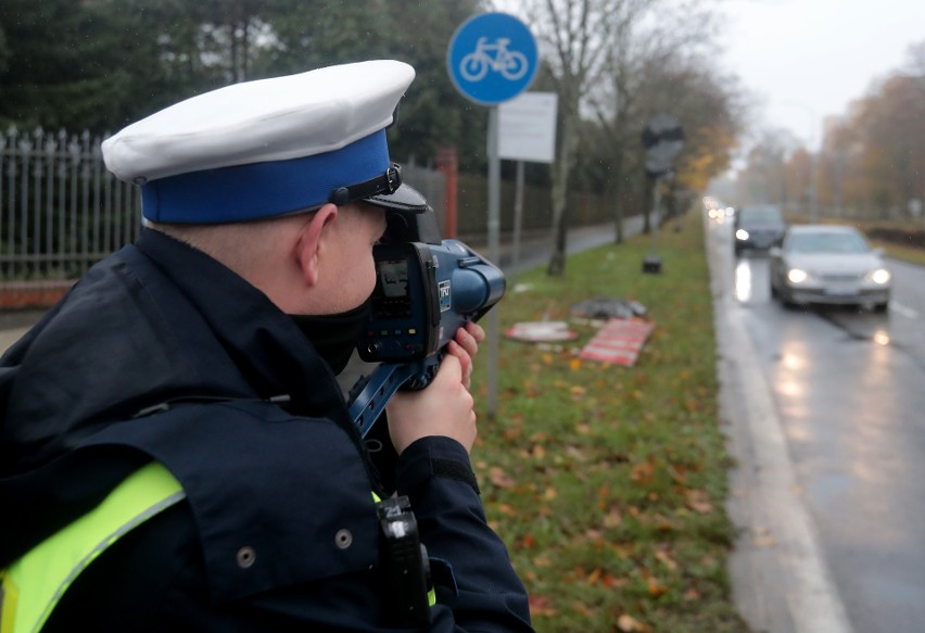 Wjechał w Nowy Rok 144 km/h!. Ile wyższych mandatów...