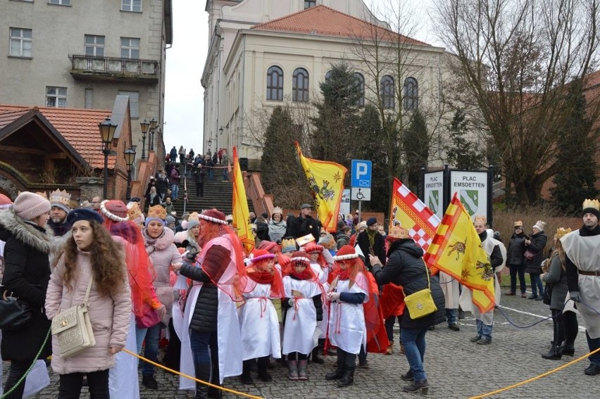 Szkoła Katolicka w czerwieni