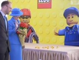 Królowa Danii w chińskiej fabryce klocków LEGO