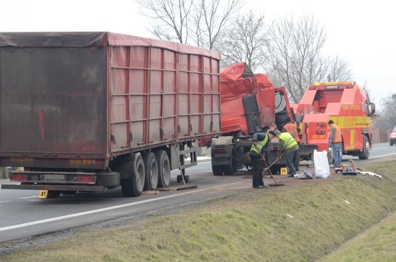 Wypadek samochodów ciężarowych w Miłkowie koło Ost