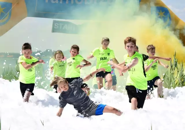 Tak wyglądał start biegu Run Fit dla dzieci w czerwcu 2022 roku nad Jeziorem Tarnobrzeskim