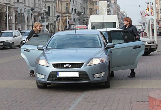 Prezydent Łodzi jeździ fordem mondeo z 2007 roku