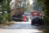 Zderzenie ciężarówki z motorowerem pod Wąbrzeźnem - jedna osoba nie żyje [zdjęcia]