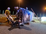 Straszny wypadek na Dolnym Śląsku. Z auta wypadł silnik, kobieta zakleszczona w pojeździe 