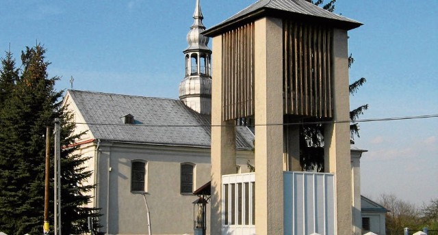Kościół i dzwonnica w Książnicach Wielkich