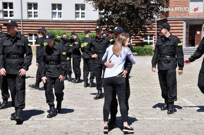 Ślubowanie nowych policjantów w Katowicach