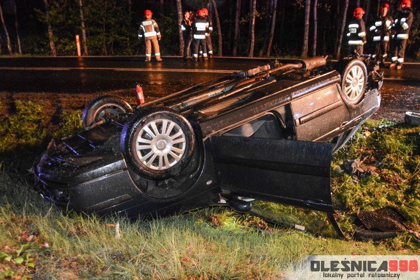 Tragiczny wypadek pod Wrocławiem. Nie żyje pasażer [ZDJĘCIA]