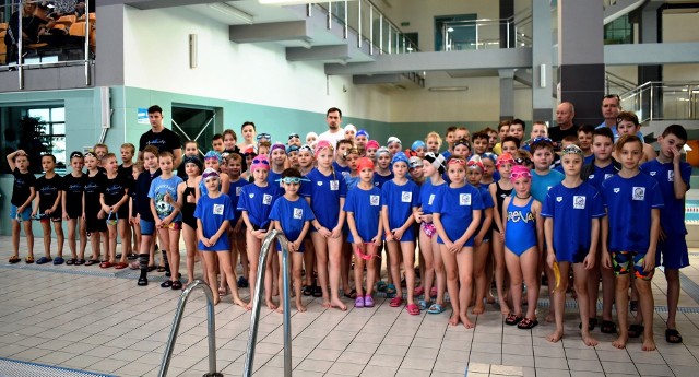 W zawodach ,,Puchar Sprintu” w Staszowie udział wzięło 94 uczniów z 11 klubów oraz troje pływaków niezrzeszonych.