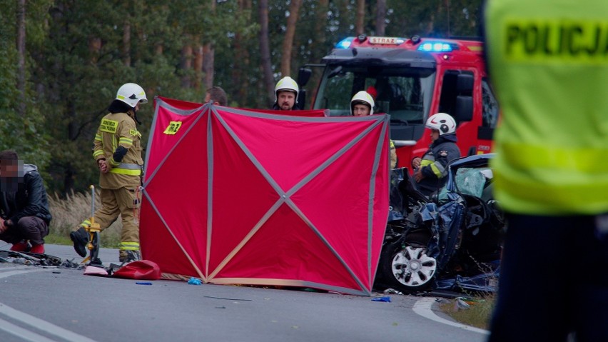 Wypadek pod Miliczem, jedna osoba zginęła na miejscu, druga...