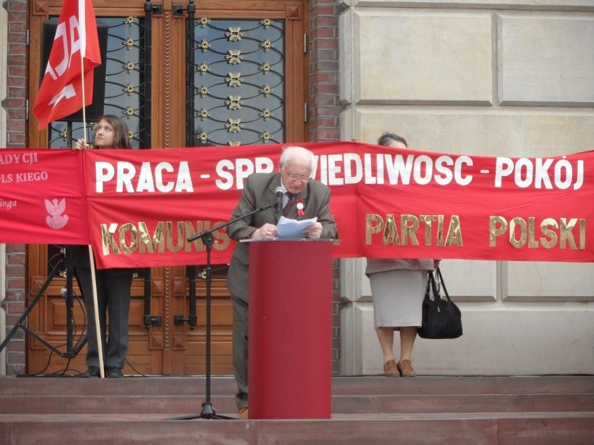 Komunistyczna Partia Polski wciąż żywa! Świętuje 1 Maja w...