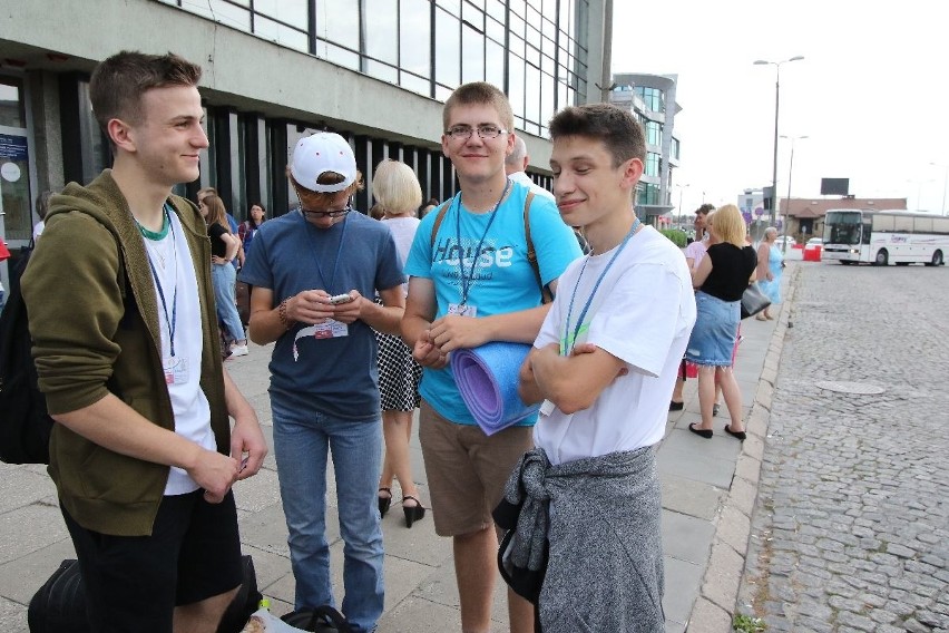 Światowe Dni Młodzieży 2016. Pielgrzymi wyruszyli z Kielc na spotkanie z papieżem