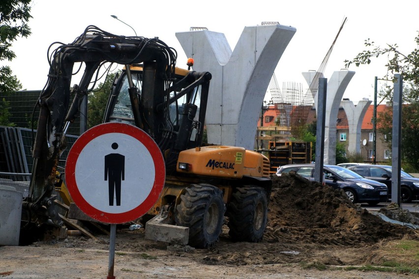 Kładka dla pieszych nad Aleją Jana III Sobieskiego na...